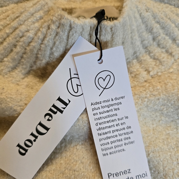 Elegant Black and Cream Striped Women's Turtleneck Sweater - Picture 4 of 7